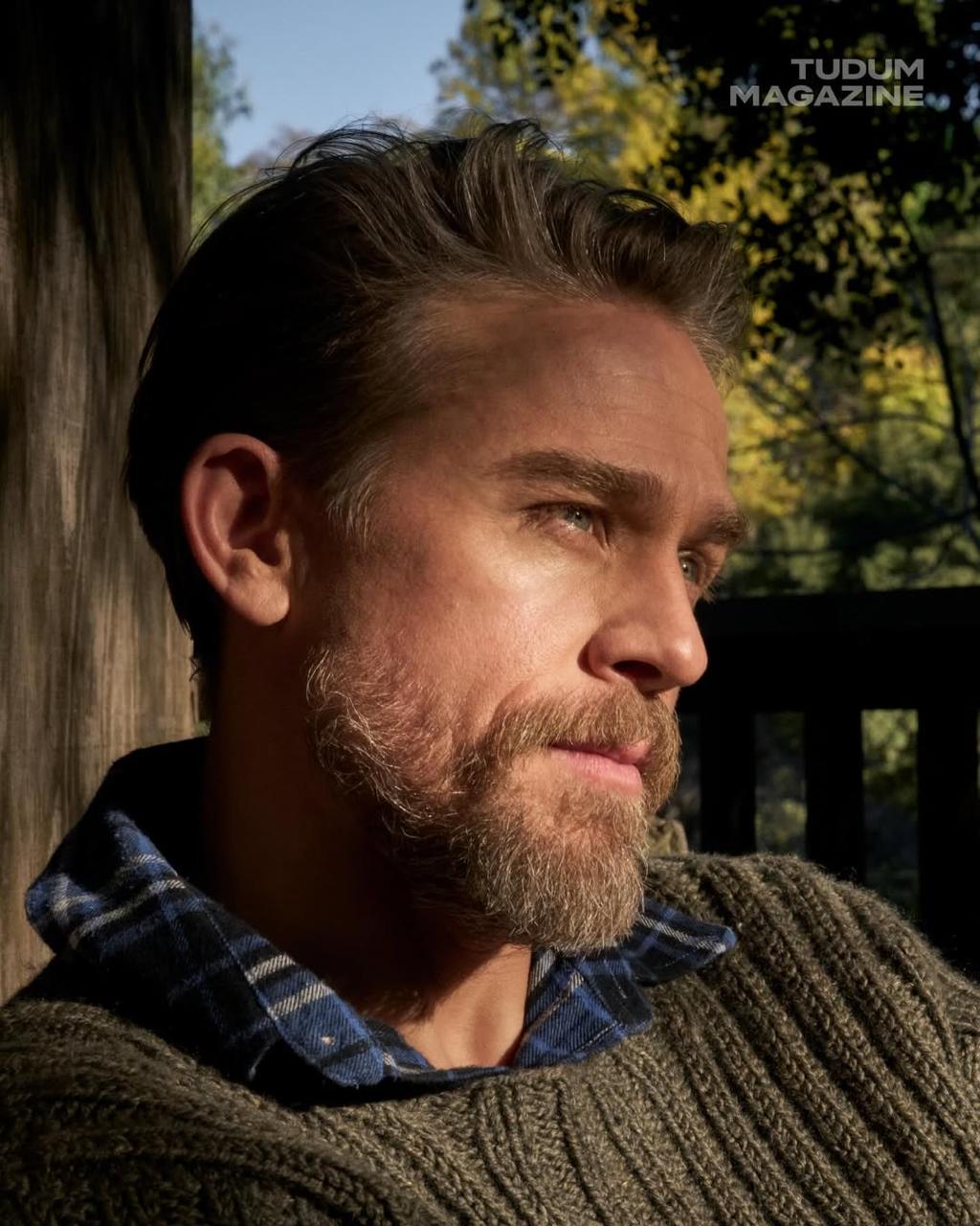 Чарли Ханнэм для Netflix Tudum Magazine