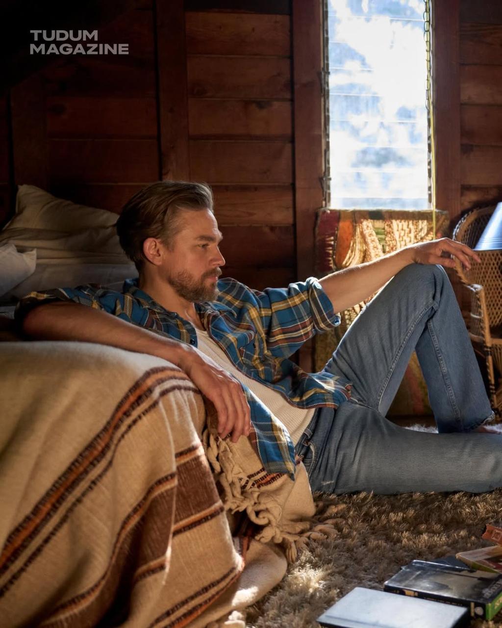 Чарли Ханнэм для Netflix Tudum Magazine