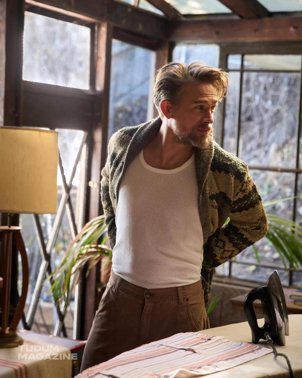 Чарли Ханнэм для Netflix Tudum Magazine